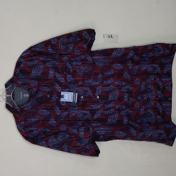 Van Heusen Men's Size Large Tall 16.5-17 Short Sleeved, Split Hem Buttondown NWT - Picture 1 of 9